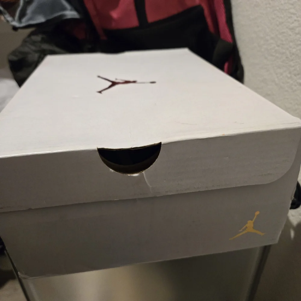 Jordan Women's Air Mid Sneakers - Picture 5 of 5